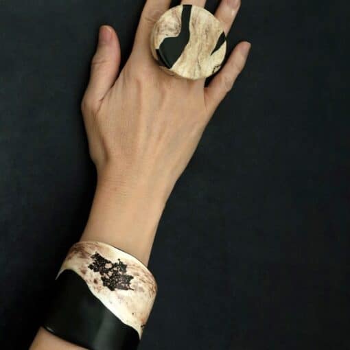 Vegan Ivory & Black Flat Cuff Size M - Image 2