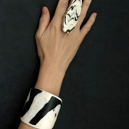 Vegan Ivory & Black Ring Size 8 - Image 3