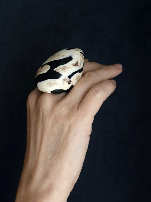 Vegan Ivory & Black Ring Size 9 - Image 2