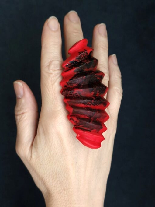 Red & Black Sculptured Ring Size 9.5 - Image 4