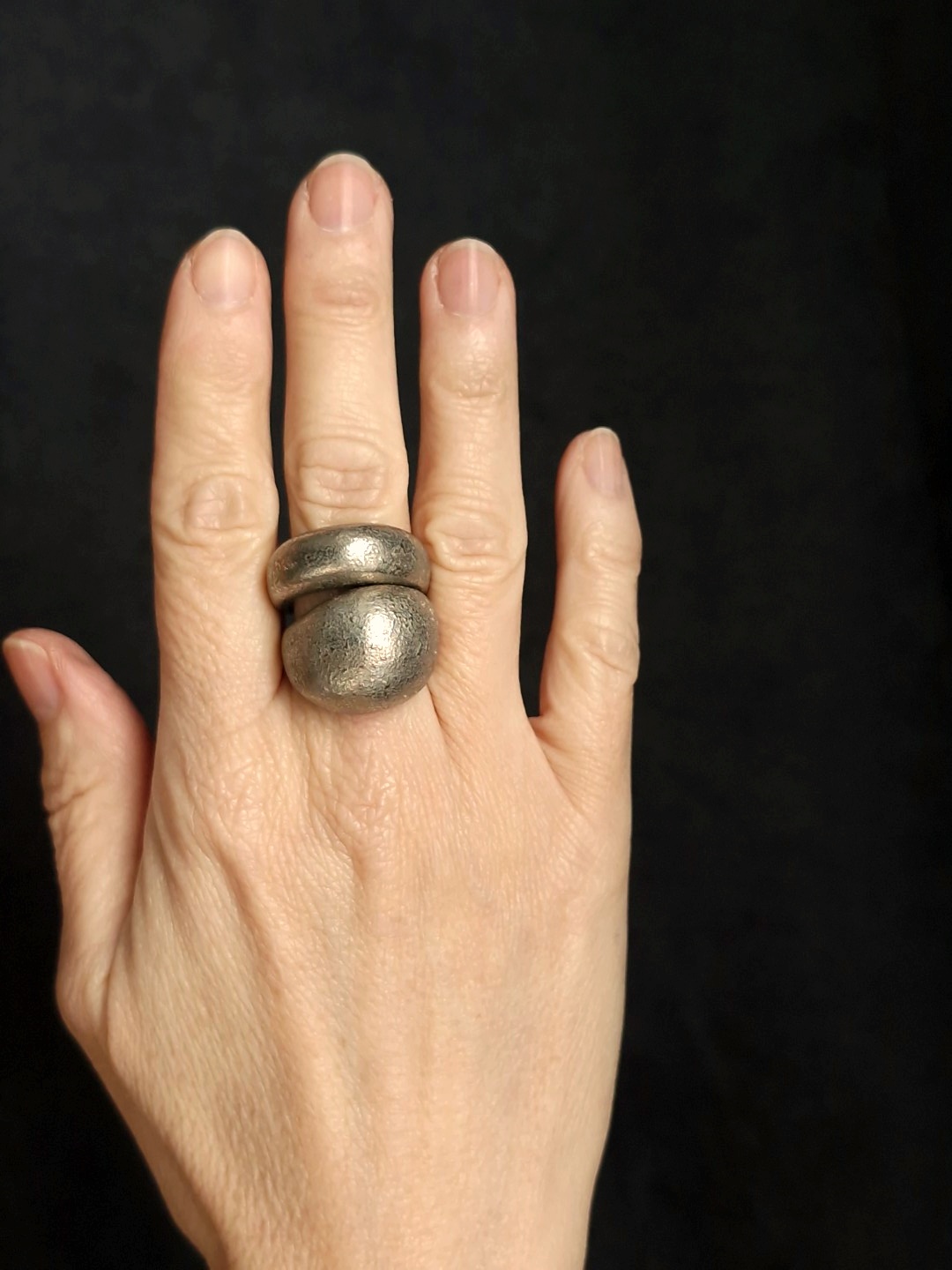 White Bronze Plated Alloy Rings (Set of 2) - Size 6.5 - Image 2