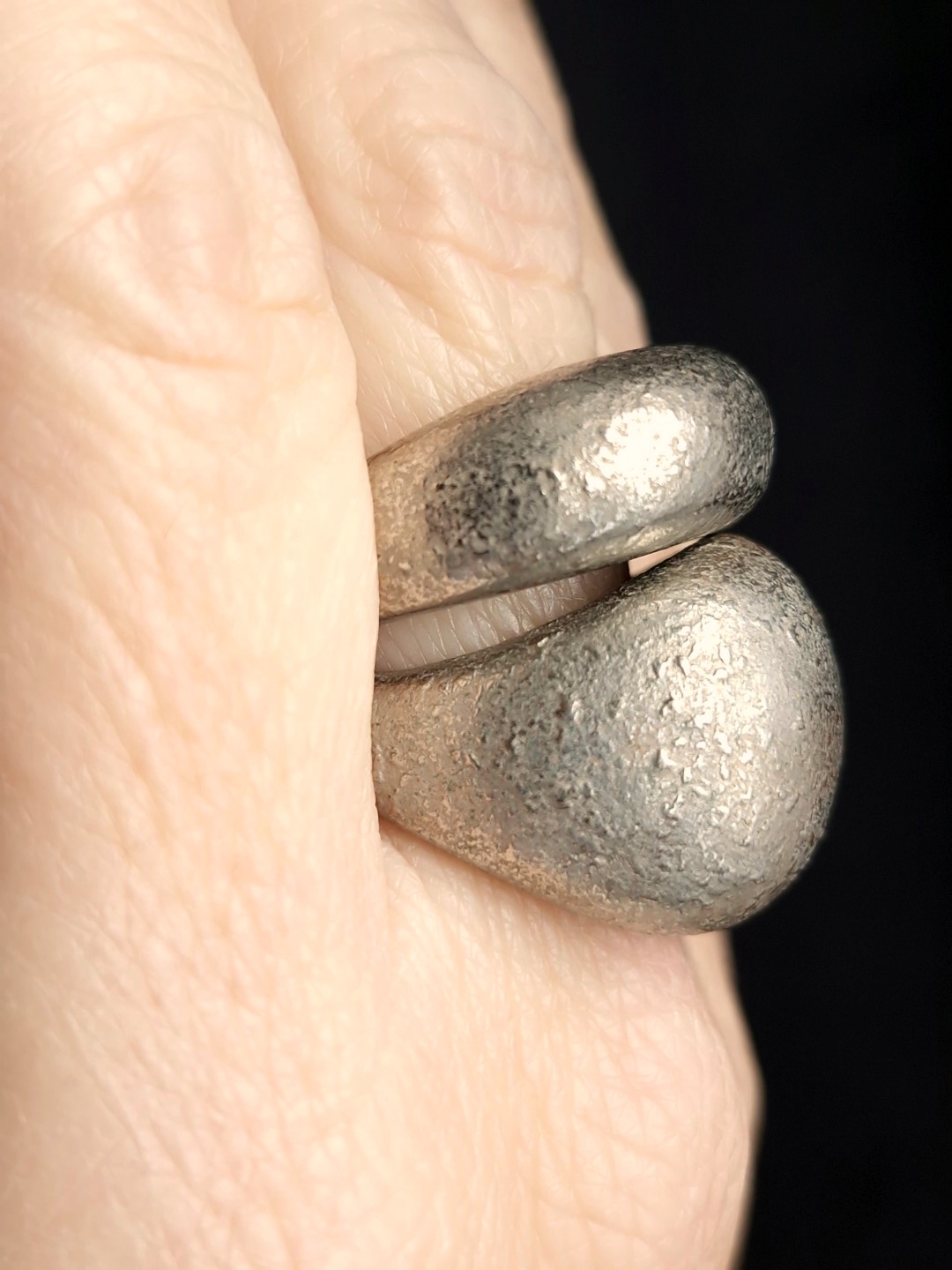 White Bronze Plated Alloy Rings (Set of 2) - Size 6.5 - Image 3