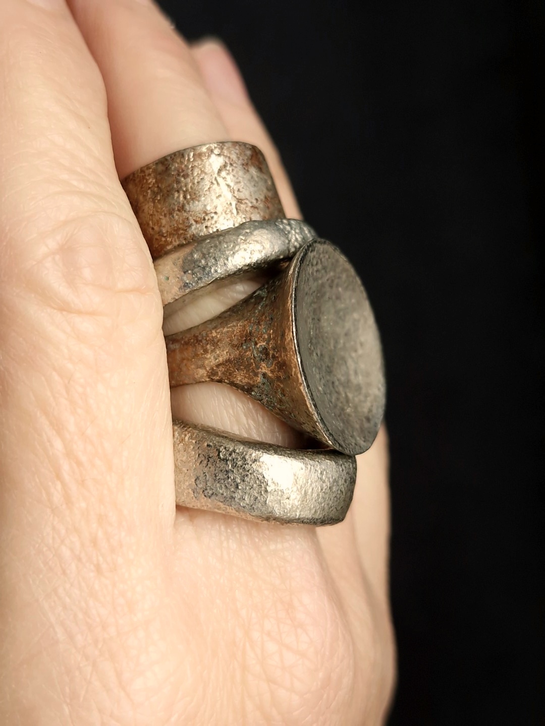 White Bronze Plated Alloy Rings (Set of 4) - Size 8 - Image 3