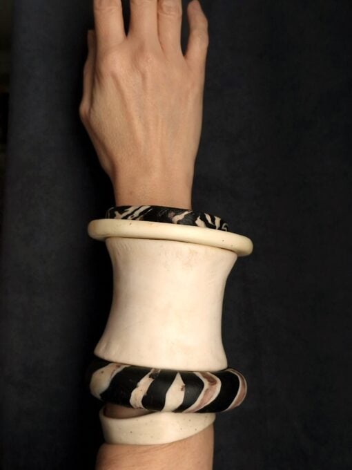 Vegan Ivory & Black Bangle Set (Set of 5) - Size M - Image 4