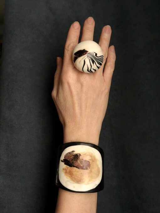 Vegan Ivory & Black Flat Cuff - Size M - Image 3