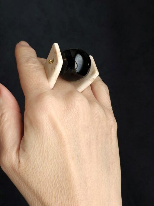 Black Ceramic Bead & White Spin Ring - Size 8.5 - Image 5