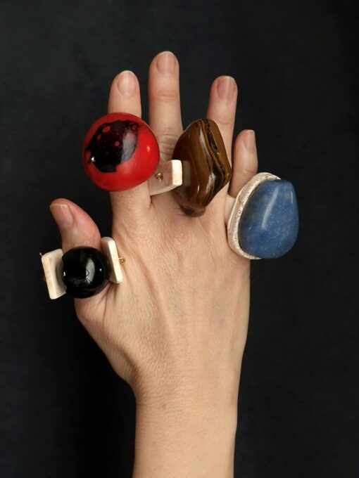 Black Ceramic Bead & White Spin Ring - Size 8.5 - Image 10