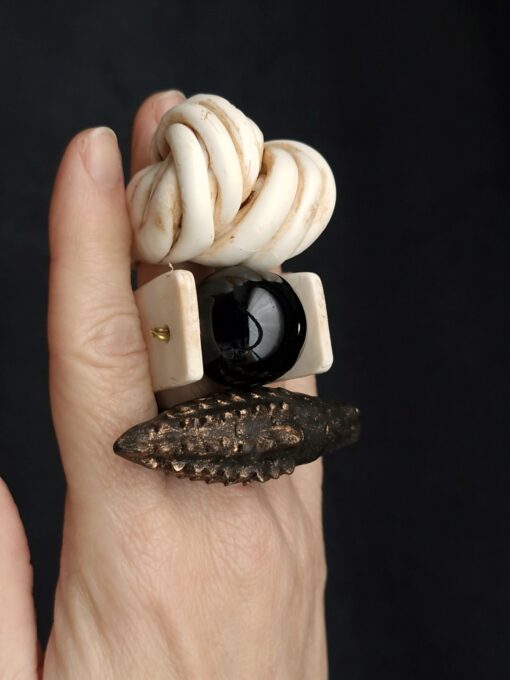 Black Ceramic Bead & White Spin Ring - Size 8.5 - Image 12