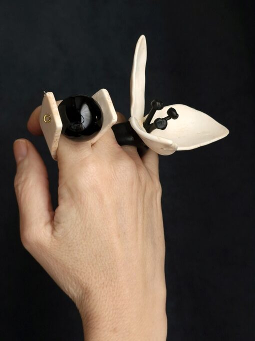 Black Ceramic Bead & White Spin Ring - Size 8.5 - Image 14