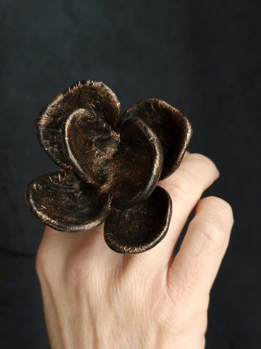 Black with Gold Sheen Sculptured Ring - Size 7.5 - Image 2