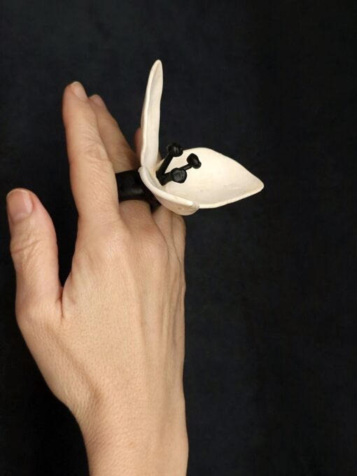 Vegan Ivory & Black Sculptured Flower Ring - Size 7.5 - Image 5