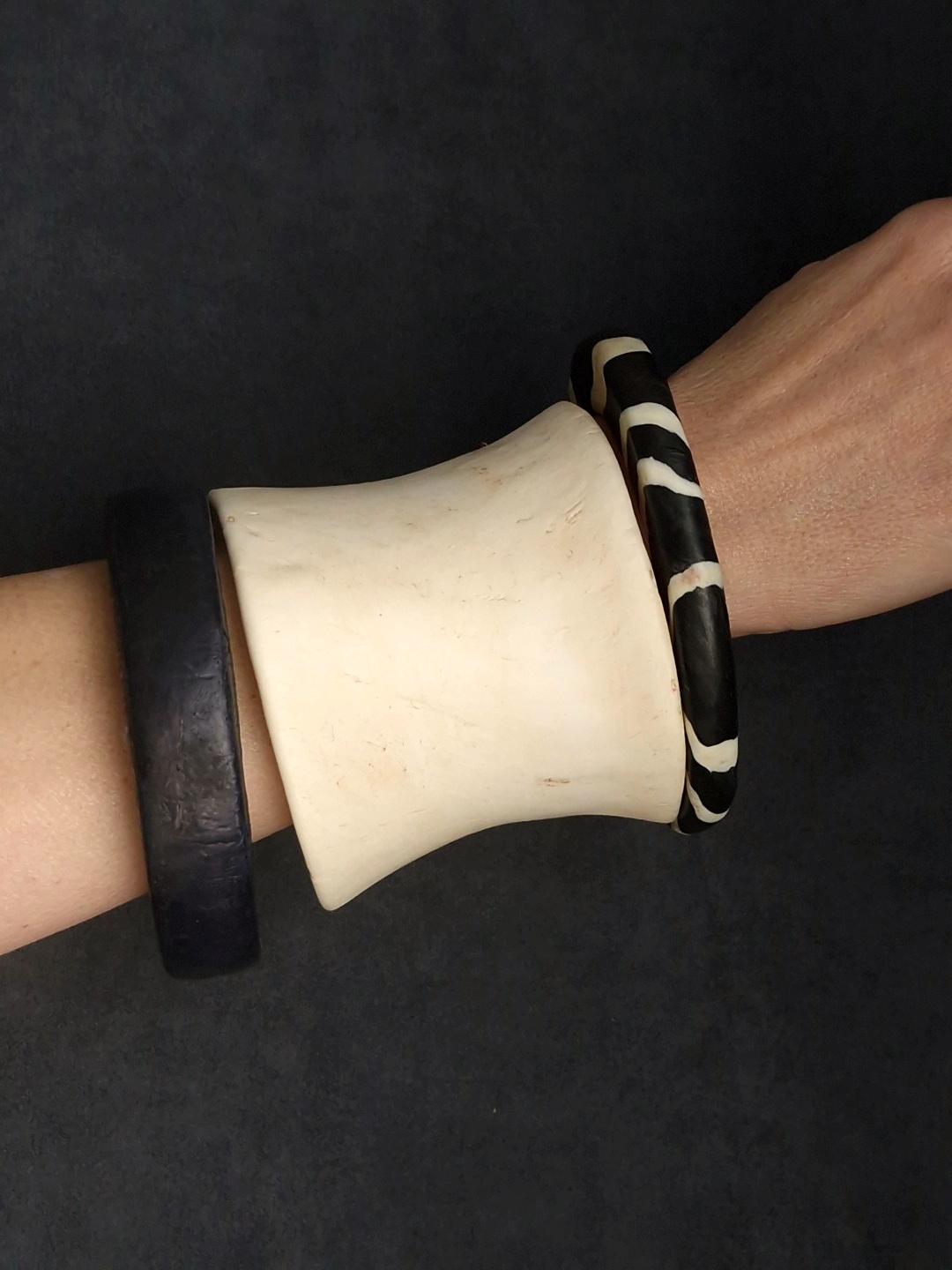 Vegan Ivory & Black Bangle Set (Set of 5) - Size L - Image 3