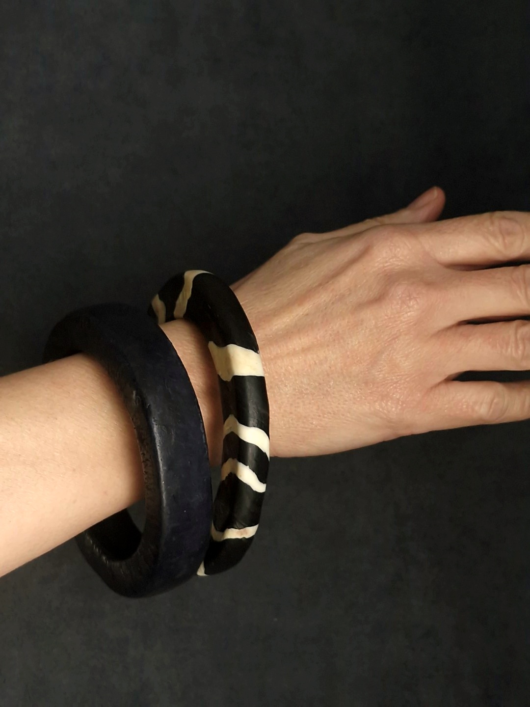 Vegan Ivory & Black Bangle Set (Set of 5) - Size L - Image 6