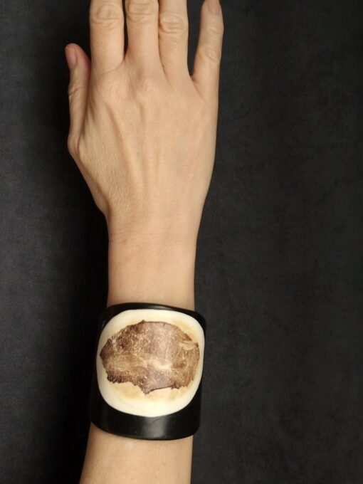 Vegan Ivory & Black Flat Cuff - Size M - Image 2