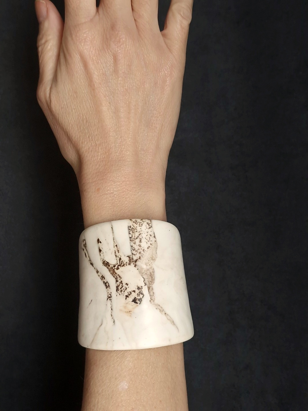 Vegan Ivory & Brown Flat Cuff - Size M