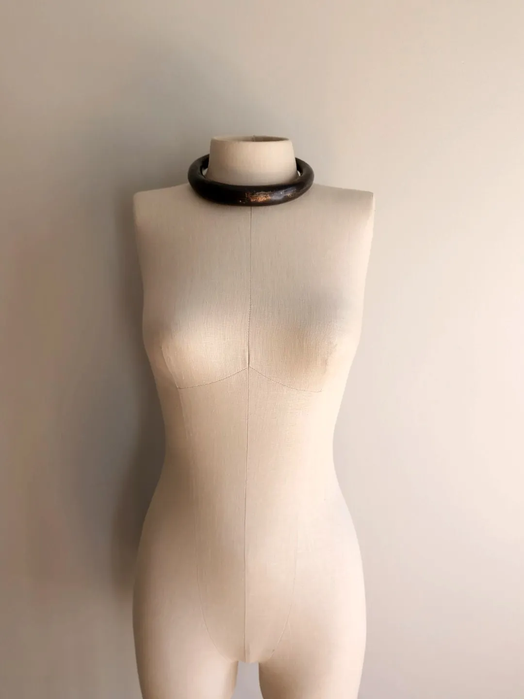 Black with Gold Sheen Collar Necklace - Size M - Image 4