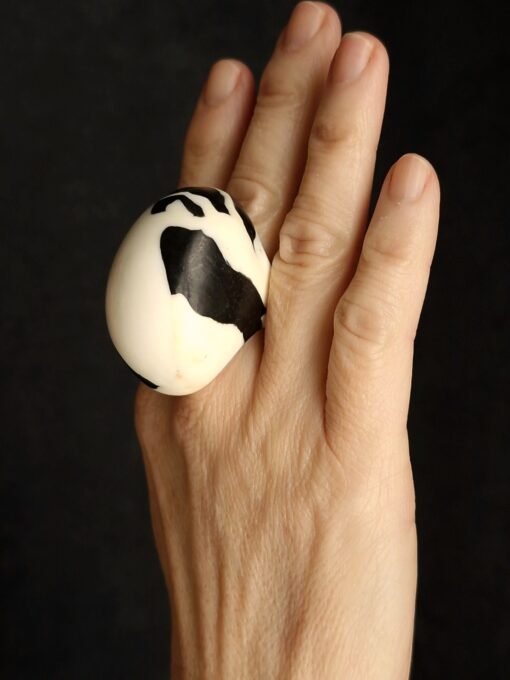 Vegan Ivory & Black Ring - Size 7.5 - Image 3