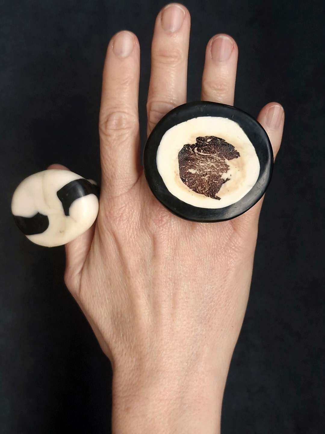 Vegan Ivory & Black Ring - Size 7.5 - Image 4