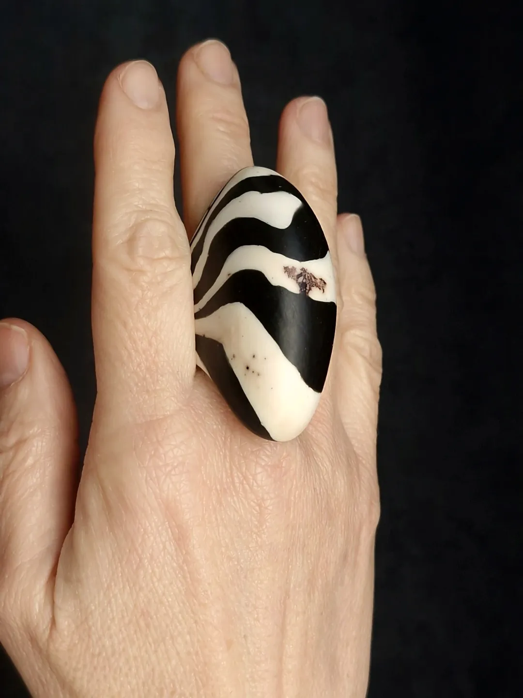 Vegan Ivory & Black Ring - Size 7