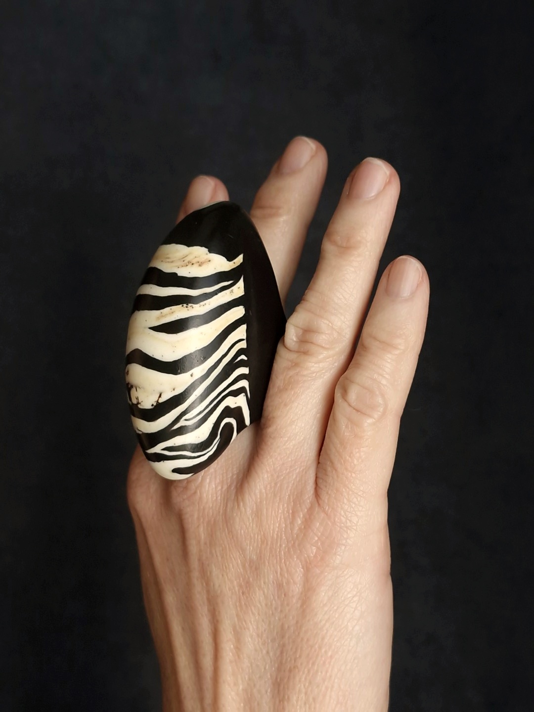 Vegan Ivory & Black Ring - Size 7.5 - Image 3