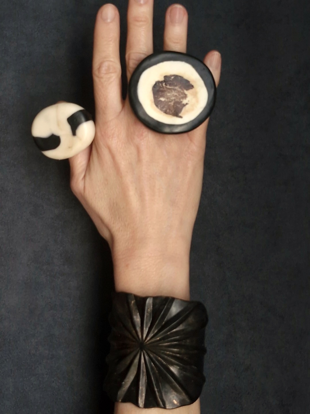 Vegan Ivory & Black Ring - Size 7.5 - Image 5