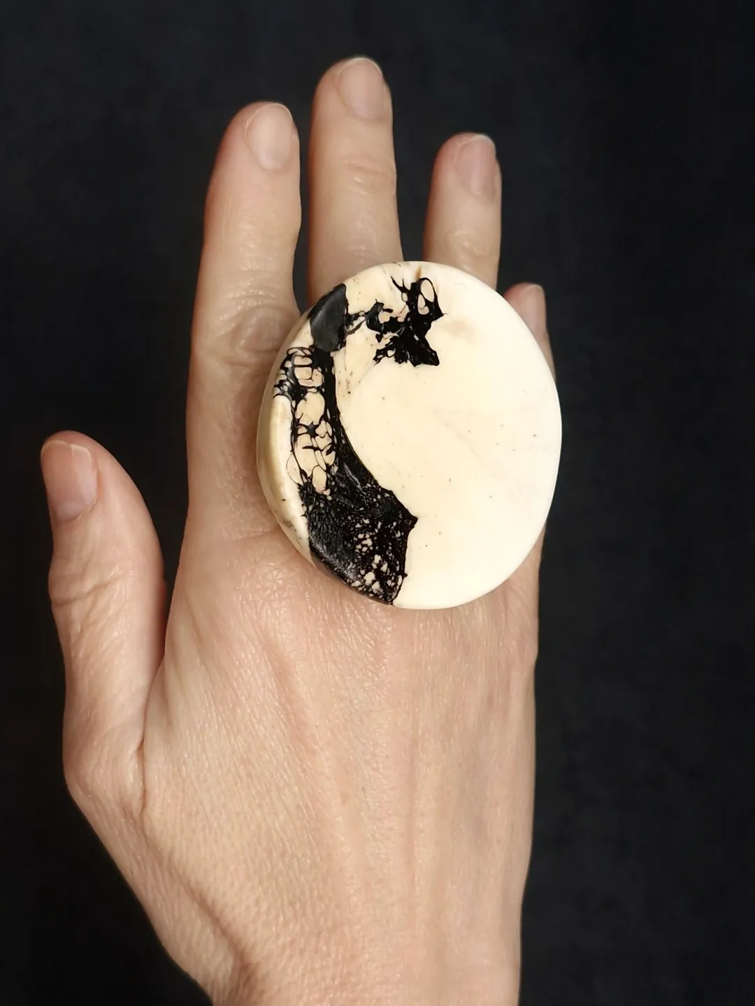 Vegan Ivory & Black Ring - Size 7