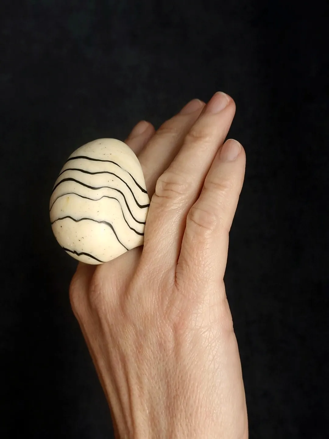 Vegan Ivory & Black Ring - Size 8