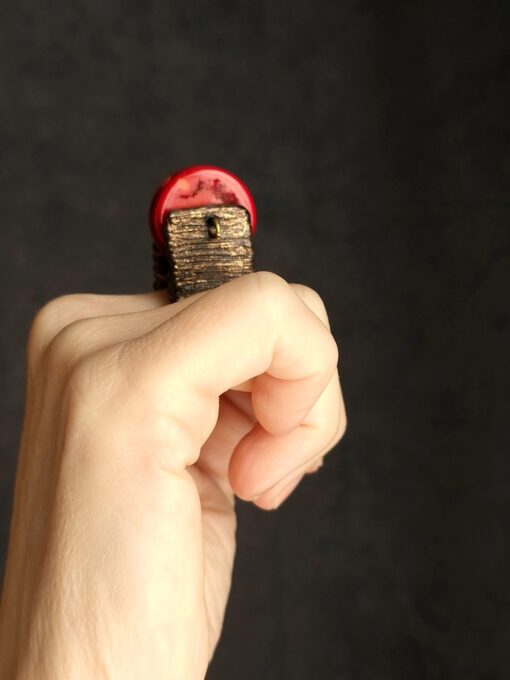 Red Coral & Black Spin Ring - Size 6.5 - Image 4