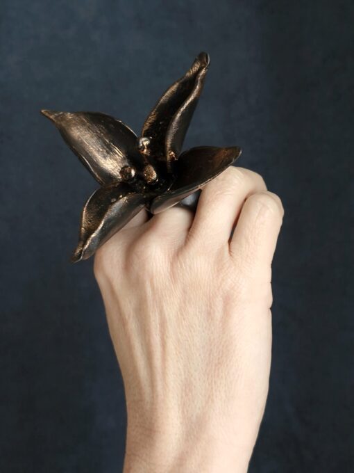 Black with Gold Sheen Flower Ring Size 8.5 - Image 4