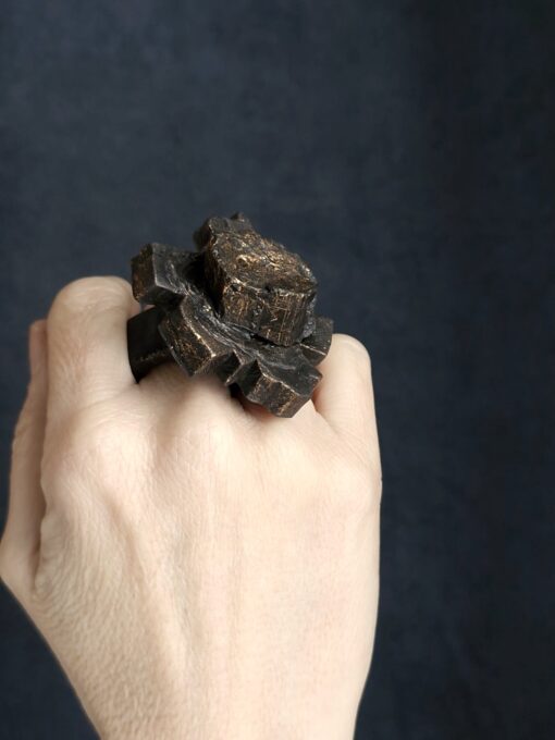 Black with Gold Sheen Flower Ring - Size 7 - Image 3