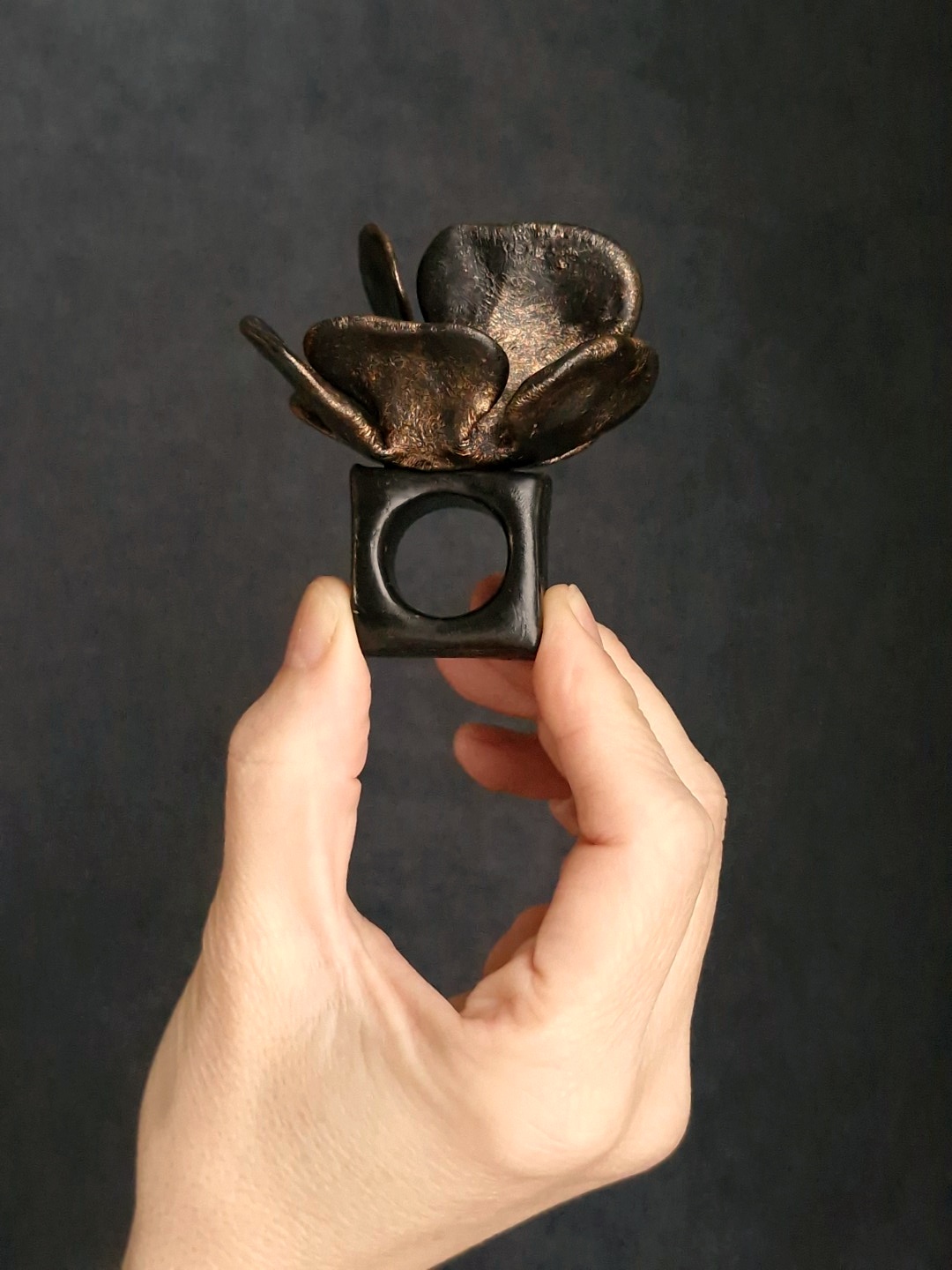 Black with Gold Sheen Flower Ring - Size 7.5 - Image 3