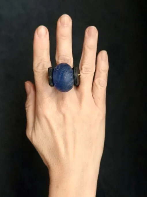 Dark Blue Glass Bead & Black Spin Ring - Size 8 - Image 2