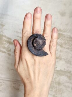 Alternative view of Black with Gold Sheen Sculptured Ring - Size 6.5