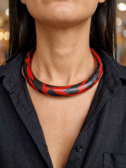 Red & Black Collar Necklace - Size Medium
